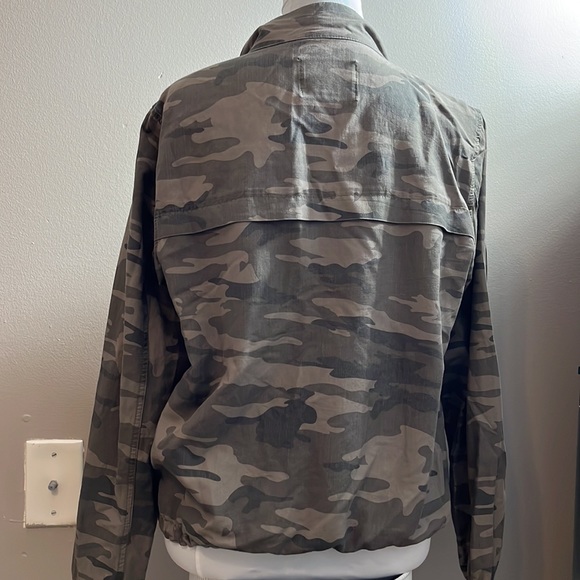 Sanctuary Camo print long sleeve button up waist length jacket with pockets M - Picture 7 of 13